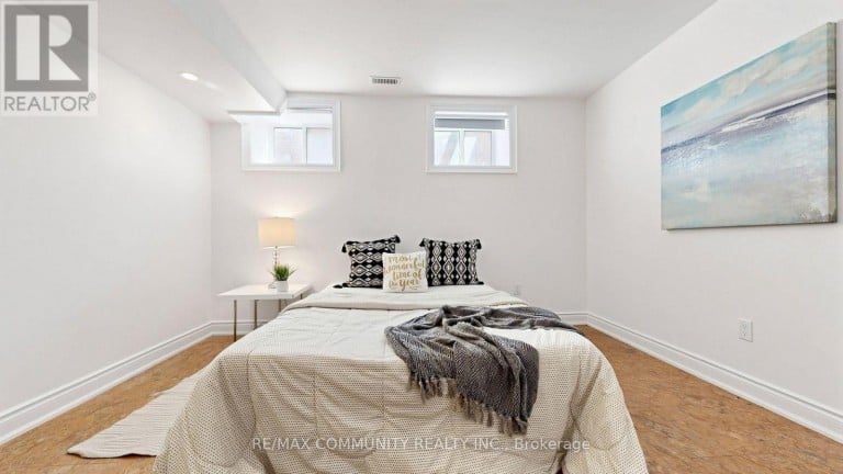 118 HAREWOOD AVENUE, Toronto (Cliffcrest), Ontario, M1M2R5
