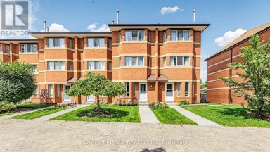 TH 19 - 2472 EGLINTON AVENUE E Toronto (Eglinton East) Ontario photo 1
