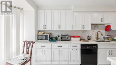 TH 19 - 2472 EGLINTON AVENUE E Toronto (Eglinton East) Ontario photo 13