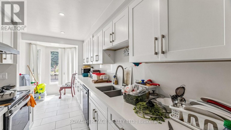 TH 19 - 2472 EGLINTON AVENUE E, Toronto (Eglinton East), Ontario, M1K5J9