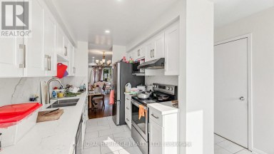 TH 19 - 2472 EGLINTON AVENUE E Toronto (Eglinton East) Ontario photo 15