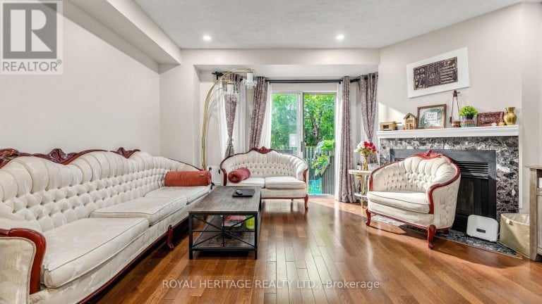 TH 19 - 2472 EGLINTON AVENUE E, Toronto (Eglinton East), Ontario, M1K5J9