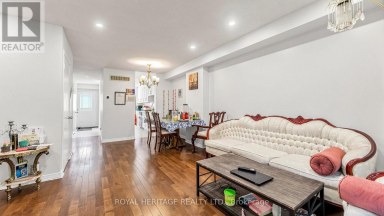 TH 19 - 2472 EGLINTON AVENUE E Toronto (Eglinton East) Ontario photo 7