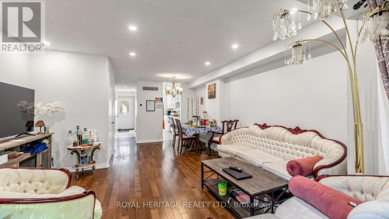 TH 19 - 2472 EGLINTON AVENUE E, Toronto (Eglinton East), Ontario, M1K5J9