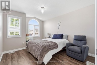 7 HENDERSON DRIVE Guelph (Grange Road) Ontario photo 19