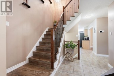 7 HENDERSON DRIVE Guelph (Grange Road) Ontario photo 2