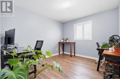 7 HENDERSON DRIVE Guelph (Grange Road) Ontario photo 20