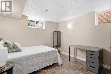 7 HENDERSON DRIVE Guelph (Grange Road) Ontario photo 28