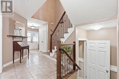 7 HENDERSON DRIVE Guelph (Grange Road) Ontario photo 3