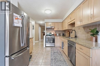 7 HENDERSON DRIVE Guelph (Grange Road) Ontario photo 8