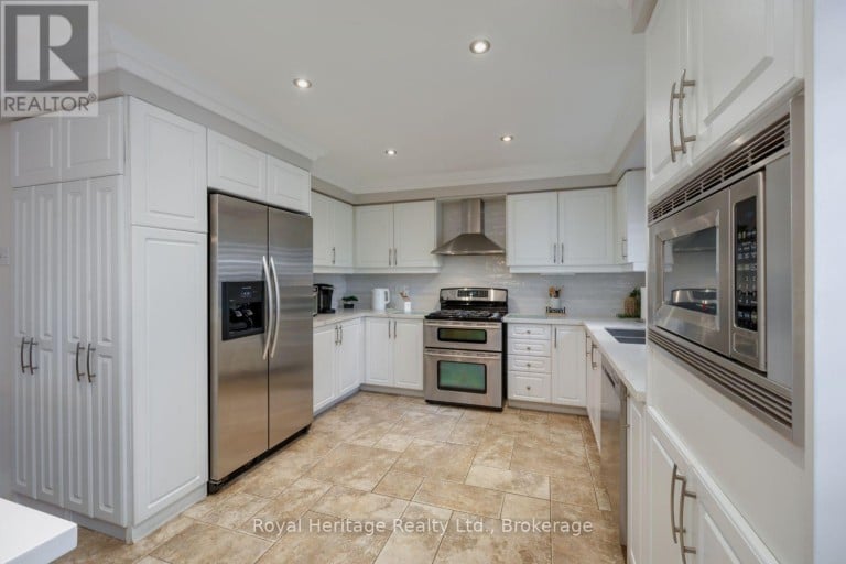 455 ORMOND DRIVE, Oshawa (Samac), Ontario, L1K2L8