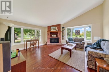 89 SMITH'S BAY AVENUE Prince Edward County (North Marysburg Ward) Ontario photo 3