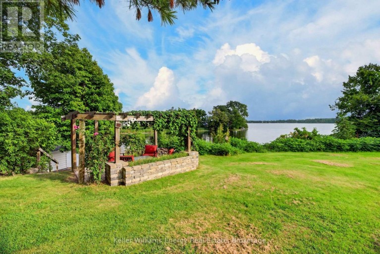 89 SMITH'S BAY AVENUE, Prince Edward County (North Marysburg Ward), Ontario, K0K2T0