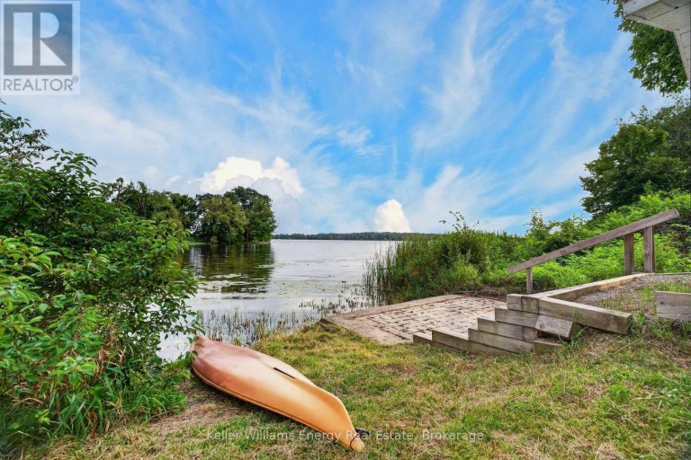 89 SMITH'S BAY AVENUE, Prince Edward County (North Marysburg Ward), Ontario, K0K2T0