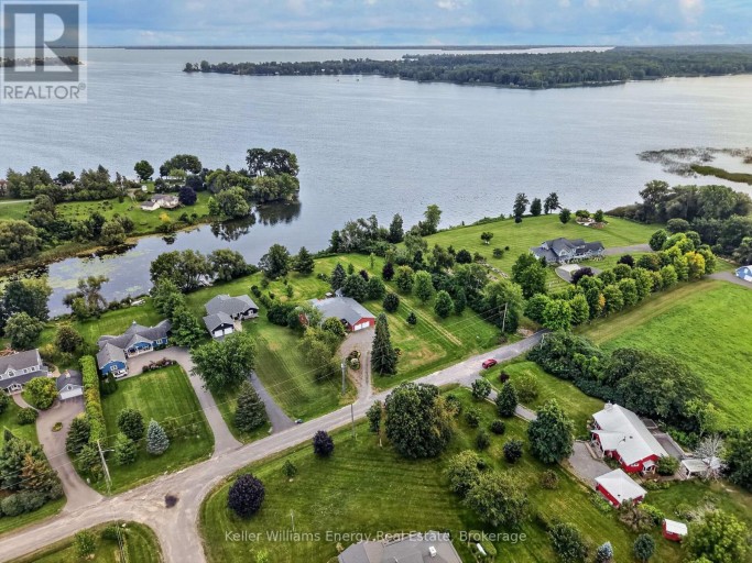 89 SMITH'S BAY AVENUE, Prince Edward County (North Marysburg Ward), Ontario, K0K2T0