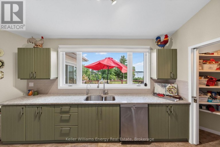 89 SMITH'S BAY AVENUE, Prince Edward County (North Marysburg Ward), Ontario, K0K2T0