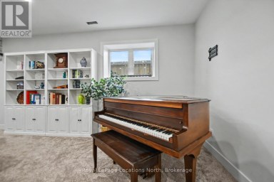 64 49TH STREET N Wasaga Beach Ontario photo 37