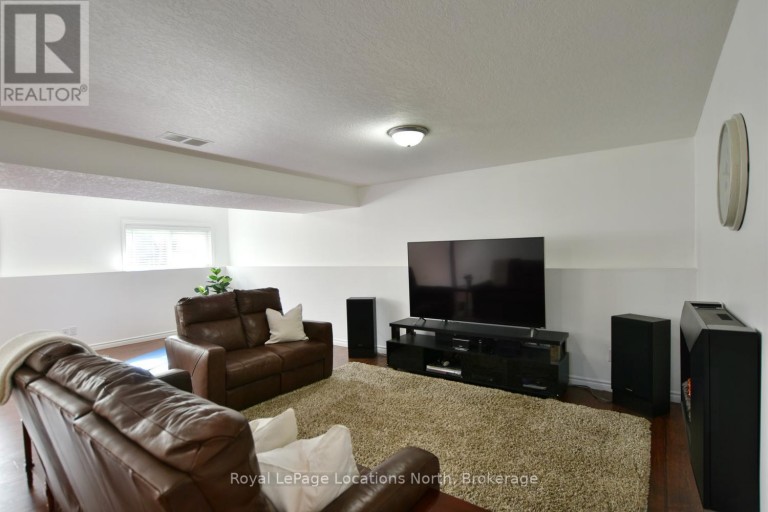155 LILY DRIVE, Wasaga Beach, Ontario, L9Z2Z5