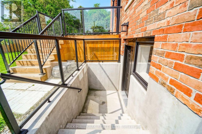 27 SUNDRIDGE DRIVE, Toronto (Clairlea-Birchmount), Ontario, M1L2J4