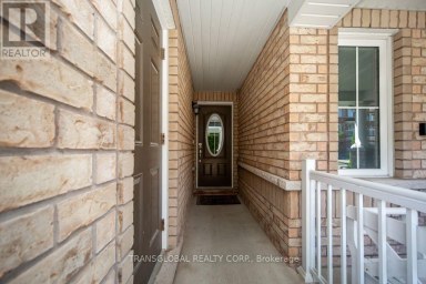 38 MINLOW WAY Aurora Ontario photo 2