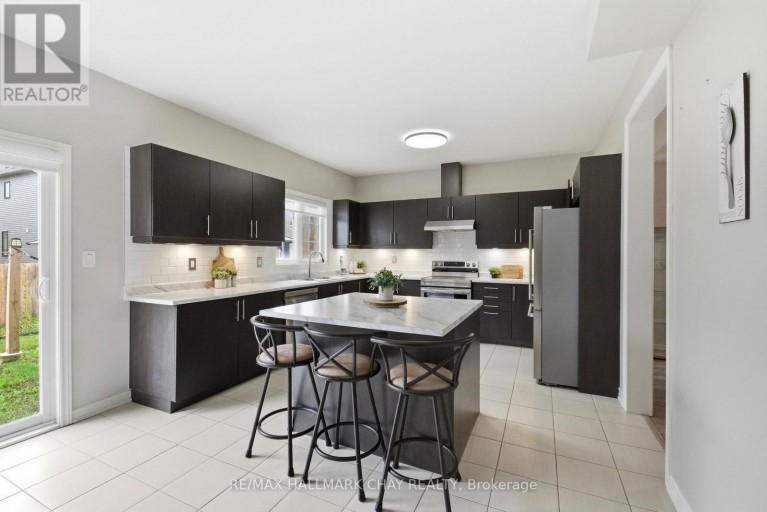 215 BRETON STREET, Clearview (Stayner), Ontario, L0M1S0