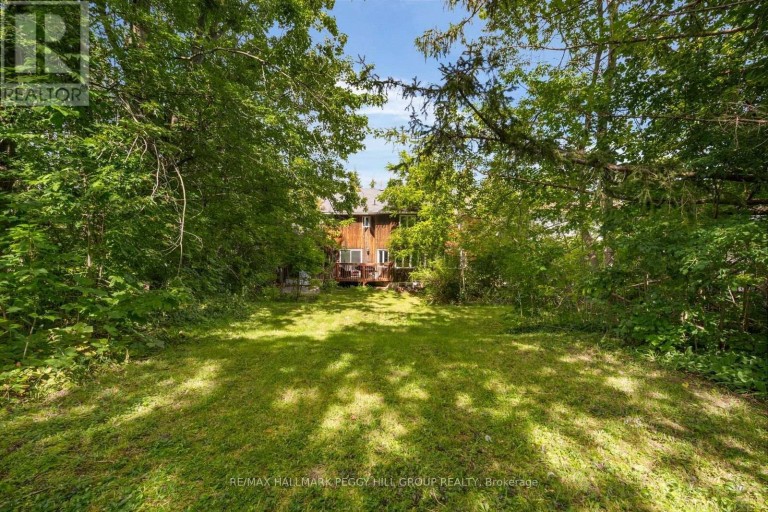 9 LITTLE LAKE DRIVE, Barrie (Little Lake), Ontario, L4M7B9