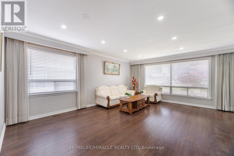 41 BRADSTOCK ROAD, Toronto (Humbermede), Ontario, M9M1M9