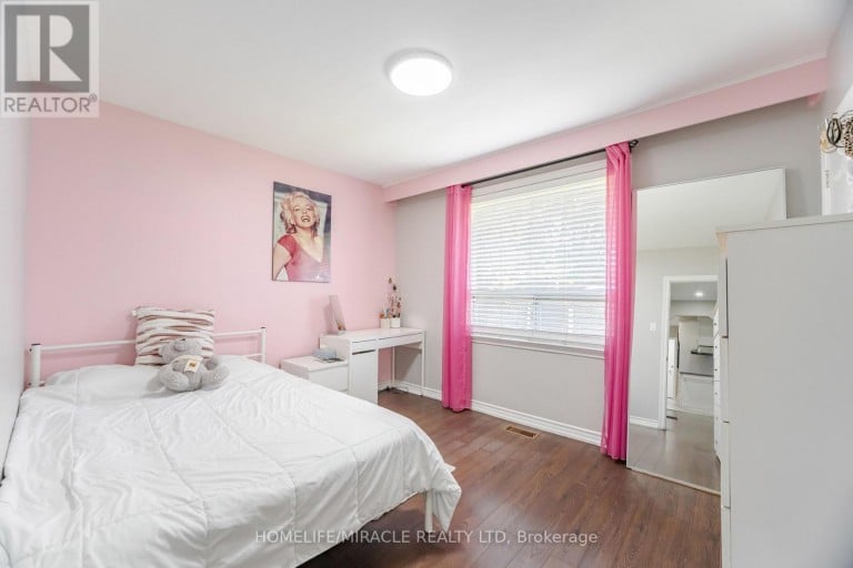41 BRADSTOCK ROAD, Toronto (Humbermede), Ontario, M9M1M9