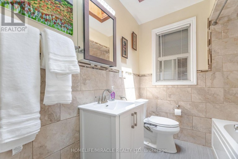 41 BRADSTOCK ROAD, Toronto (Humbermede), Ontario, M9M1M9