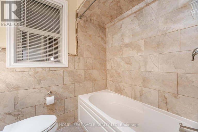 41 BRADSTOCK ROAD, Toronto (Humbermede), Ontario, M9M1M9