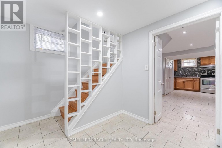 41 BRADSTOCK ROAD, Toronto (Humbermede), Ontario, M9M1M9