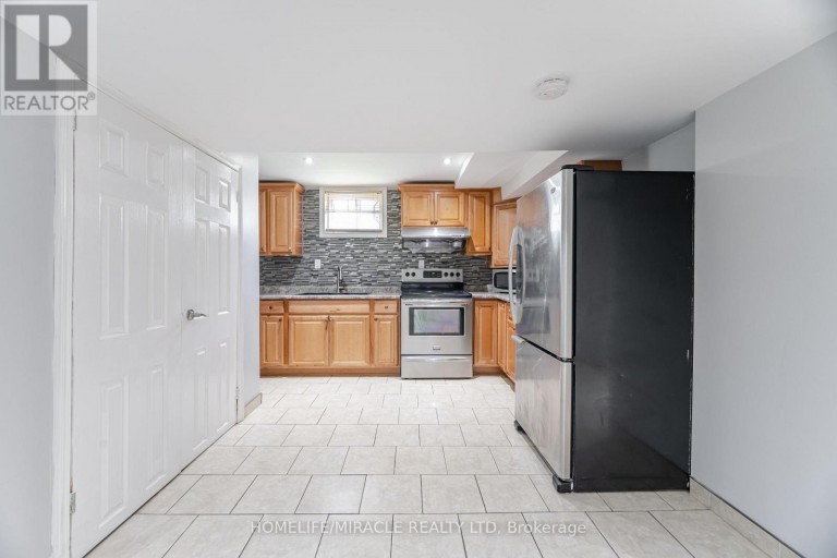 41 BRADSTOCK ROAD, Toronto (Humbermede), Ontario, M9M1M9