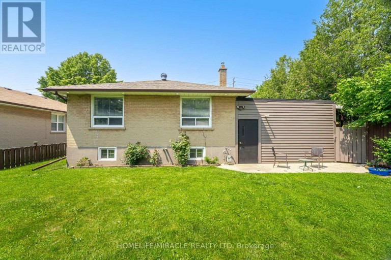 41 BRADSTOCK ROAD, Toronto (Humbermede), Ontario, M9M1M9