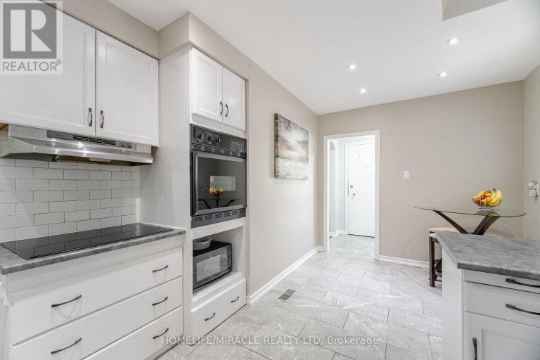41 BRADSTOCK ROAD, Toronto (Humbermede), Ontario, M9M1M9