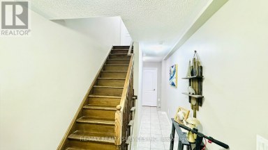 8 RABBIT RUN WAY Brampton (Heart Lake East) Ontario photo 4