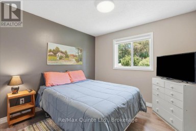 50 COUNTY ROAD 18 Prince Edward County (Athol Ward) Ontario photo 22