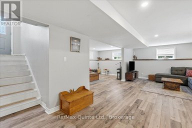 50 COUNTY ROAD 18 Prince Edward County (Athol Ward) Ontario photo 24