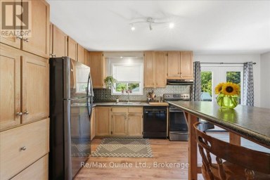 50 COUNTY ROAD 18 Prince Edward County (Athol Ward) Ontario photo 8