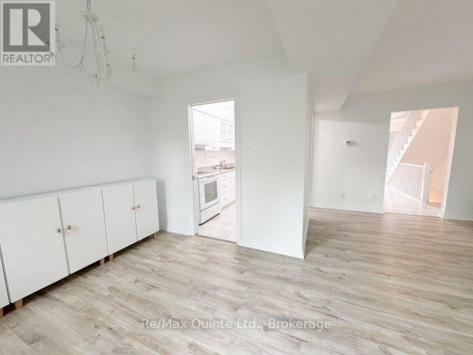 8 - 11 JANLYN CRESCENT, Belleville (Belleville Ward), Ontario, K8N5R4