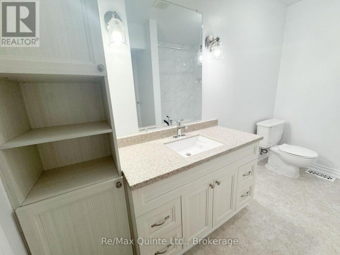 8 - 11 JANLYN CRESCENT, Belleville (Belleville Ward), Ontario, K8N5R4