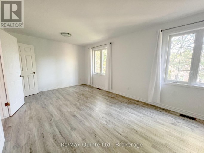 8 - 11 JANLYN CRESCENT, Belleville (Belleville Ward), Ontario, K8N5R4