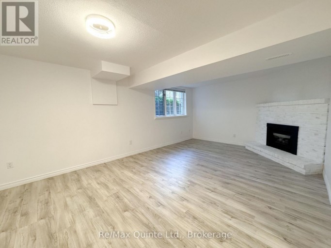 8 - 11 JANLYN CRESCENT, Belleville (Belleville Ward), Ontario, K8N5R4