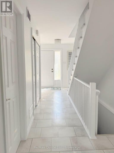 8 - 11 JANLYN CRESCENT, Belleville (Belleville Ward), Ontario, K8N5R4