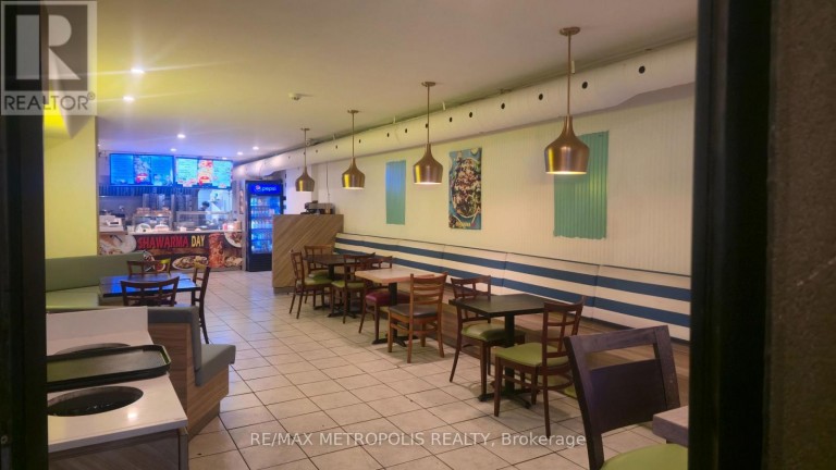 1608 QUEEN STREET E, Toronto (Greenwood-Coxwell), Ontario, M4L1G2
