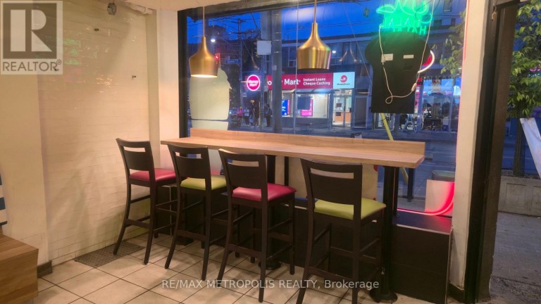 1608 QUEEN STREET E, Toronto (Greenwood-Coxwell), Ontario, M4L1G2