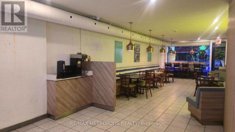 1608 QUEEN STREET E, Toronto (Greenwood-Coxwell), Ontario, M4L1G2