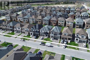 218 FLOOD AVENUE Clarington (Newcastle) Ontario photo 1
