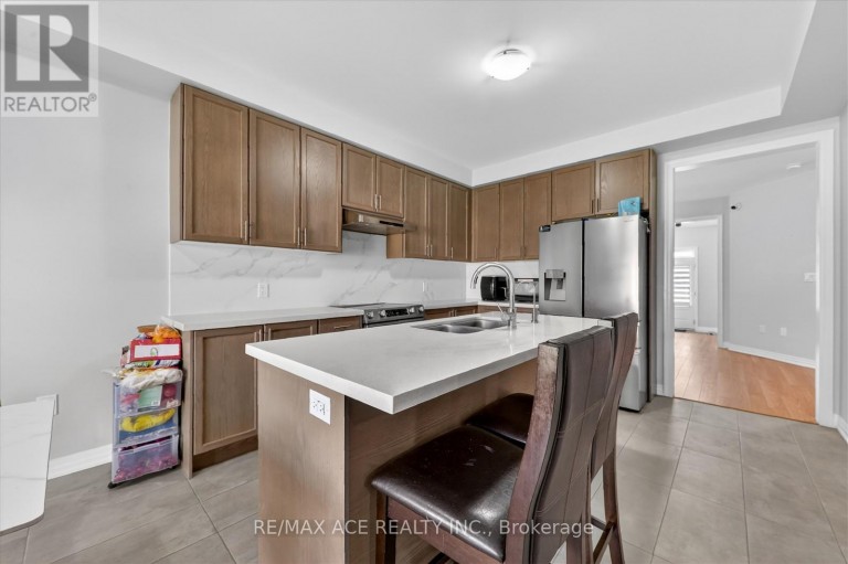 218 FLOOD AVENUE, Clarington (Newcastle), Ontario, L1B0W6