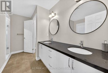 218 FLOOD AVENUE Clarington (Newcastle) Ontario photo 25