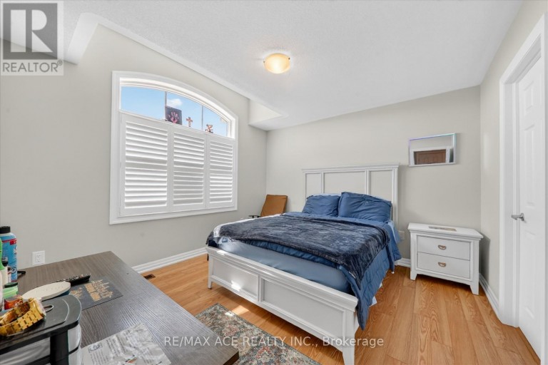 218 FLOOD AVENUE, Clarington (Newcastle), Ontario, L1B0W6